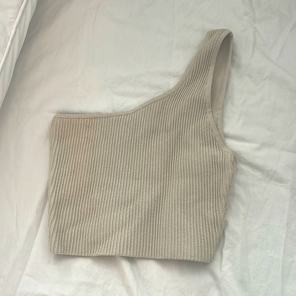 Aritzia Babaton Ribbed One shoulder top